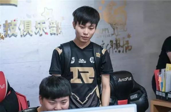 于赛事的庆 于赛事的庆