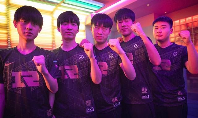 年度巅峰对 年度巅峰对