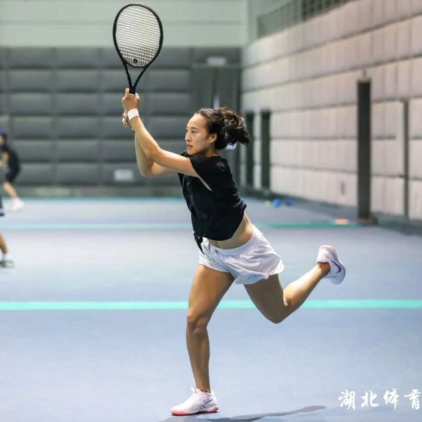 他吸引两人 他吸引两人